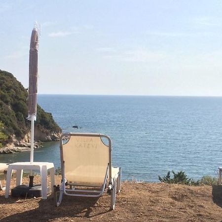 Katevi Luxury Seafront Villa Ierissos Extérieur photo