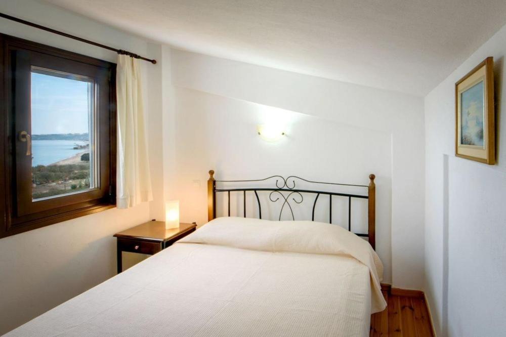 Katevi Luxury Seafront Villa Ierissos Extérieur photo
