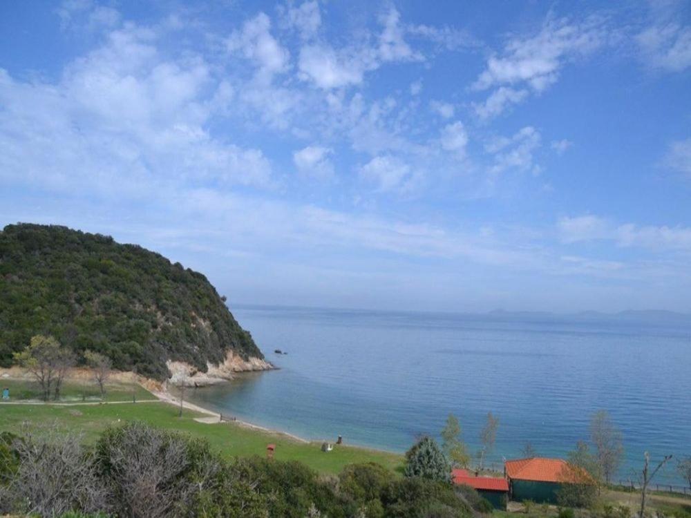 Katevi Luxury Seafront Villa Ierissos Extérieur photo